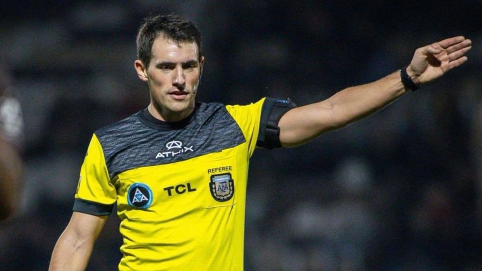Ins�lito: Conmebol devolvi� al sobrino de Beligoy por un escandaloso arbitraje