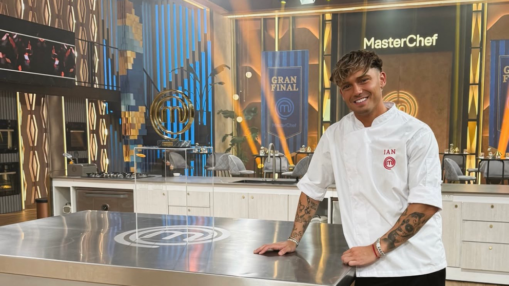 Ian Lucas va por el título en MasterChef Celebrity Argentina: cuándo arranca la final y a qué hora se conocerá al ganador