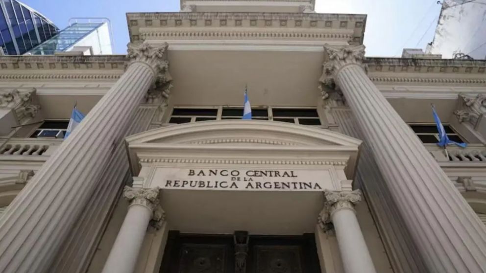 El Tesoro utiliz� divisas para afrontar vencimientos con organismos internacionales.
