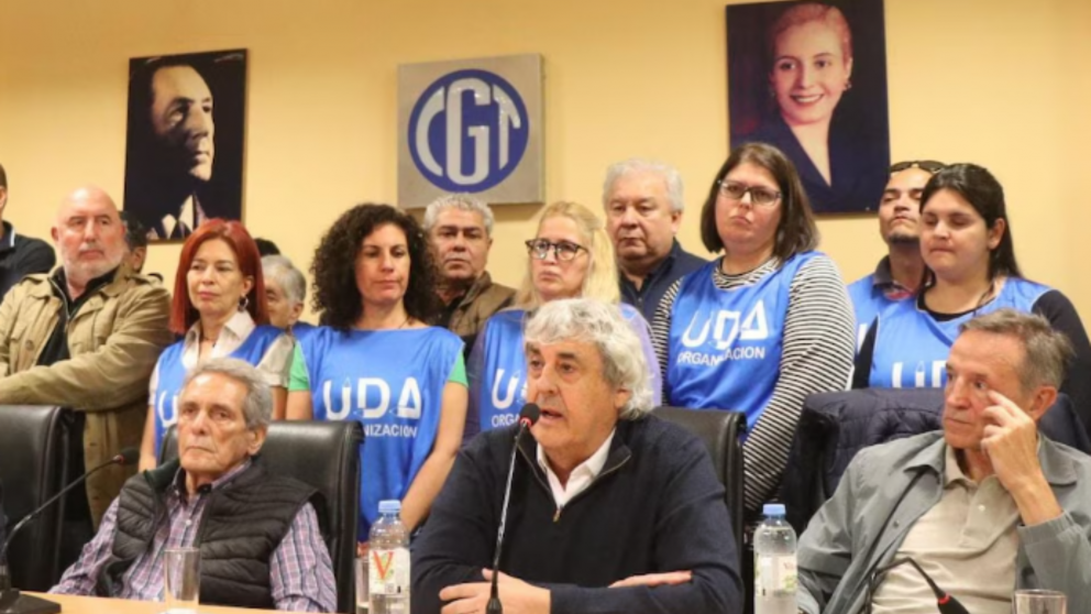 Gremios docentes rechazaron la propuesta de aumento del Gobierno por considerarla "insuficiente y alejada de la realidad"