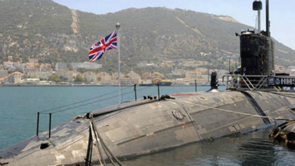 Las autoridades británicas detuvieron a un hombre que intentó acceder sin permiso al complejo militar donde se resguardan los submarinos nucleares.