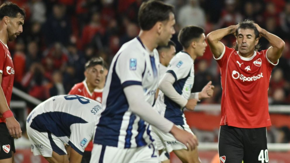 Independiente sufrió una dolorosa derrota ante Talleres de Córdoba.