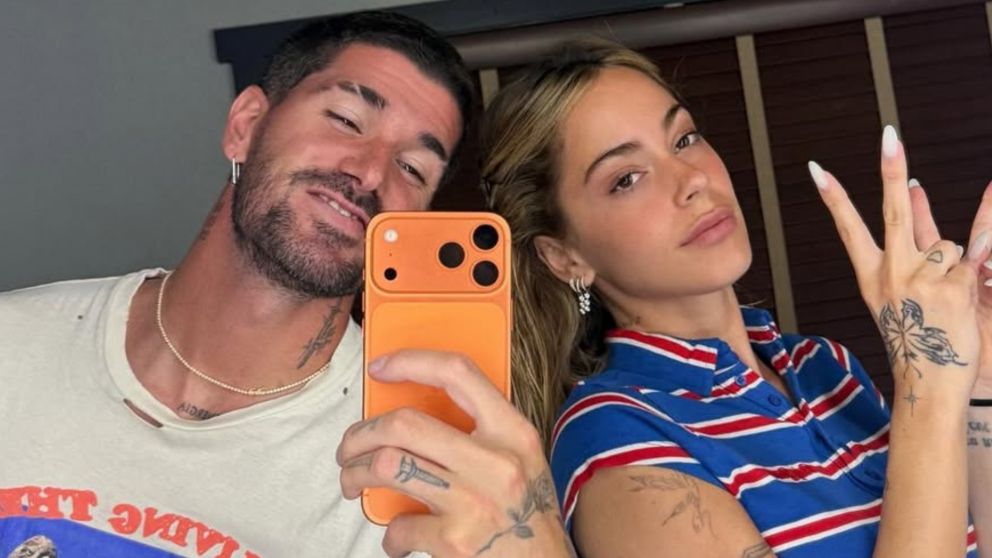Rodrigo De Paul confirmó su compromiso con Tini Stoessel con una romántica foto en las redes. (Foto: Instagram).