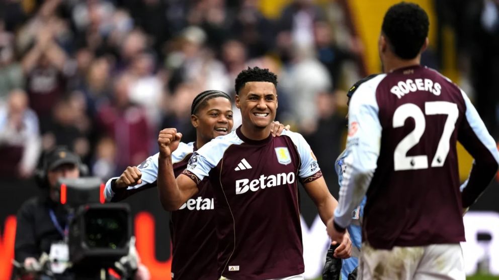  Ollie Watkins, autor de un gol y una de las figuras dle Aston Villa.