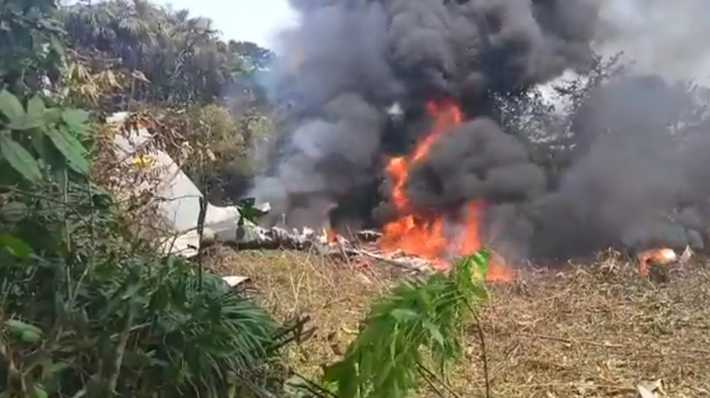 Un avi�n de la Fuerza A�rea de Colombia se accident� al despegar con 125 personas: hay 49 heridos
