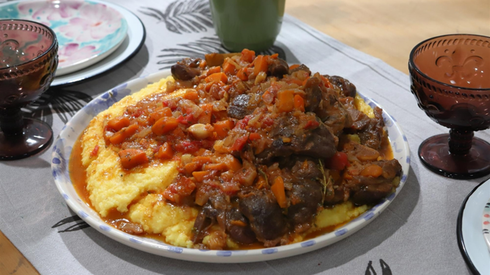 Receta de polenta con estofado: la preparación fácil y rápida para los días de bajas de temperatura