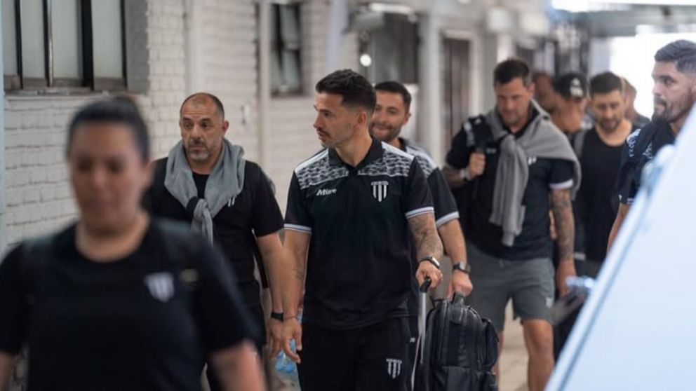 La dirigencia de Gimnasia de Mendoza decidió prescindir de los servicios de su entrenador Ariel Broggi, quien había conseguido el ascenso a la máxima categoría del fútbol argentino.
