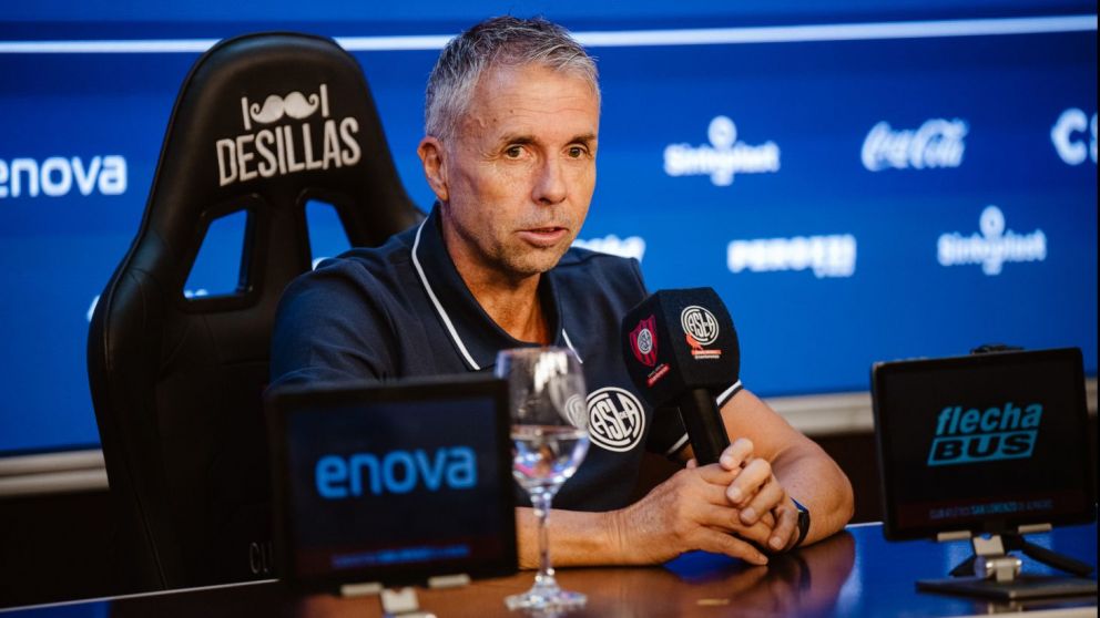 Gustavo Álvarez tuvo su presentación en San Lorenzo: "Si en lo deportivo estás en crisis, hay que hacerse cargo"