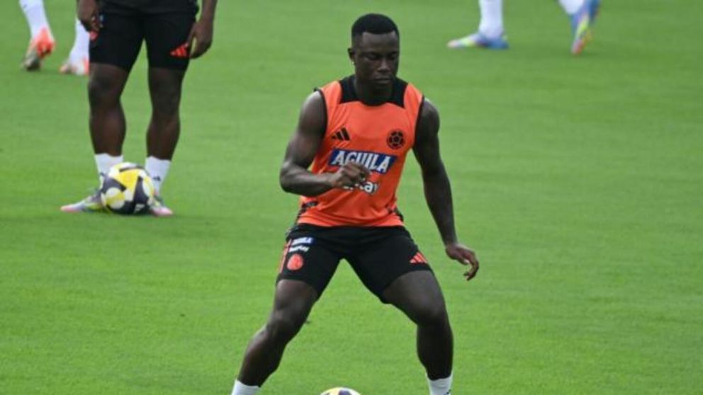 Hinestroza se comportó como una gran figura durante todo el mercado de pases y ahora es un desastre en Brasil.