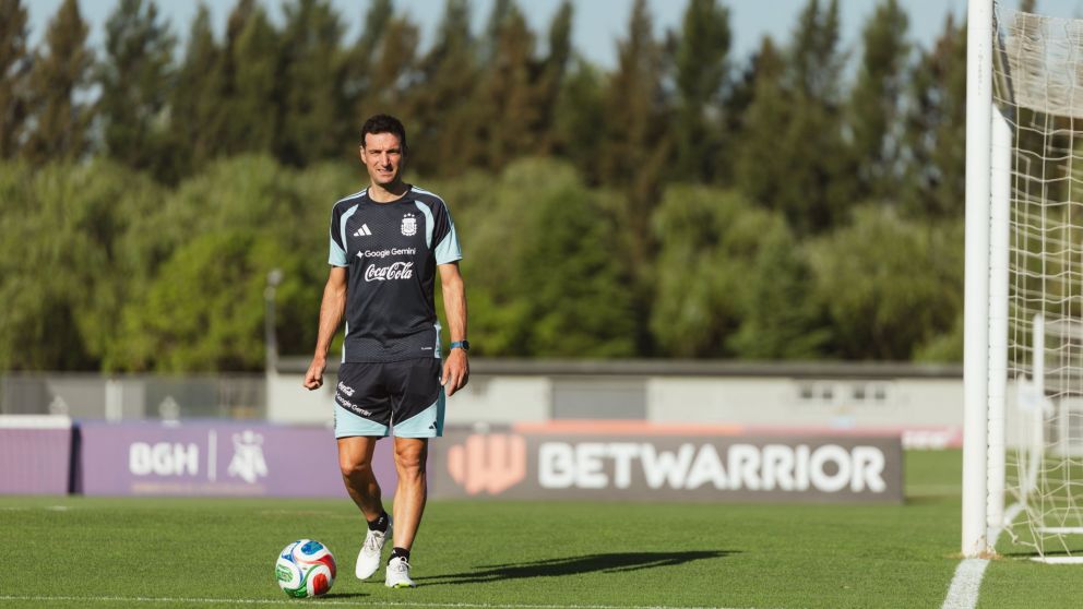 Lionel Scaloni dirigió esta tarde la primera práctica de la Selección Argentina de cara a los dos amistosos que se jugarán en la Bombonera.