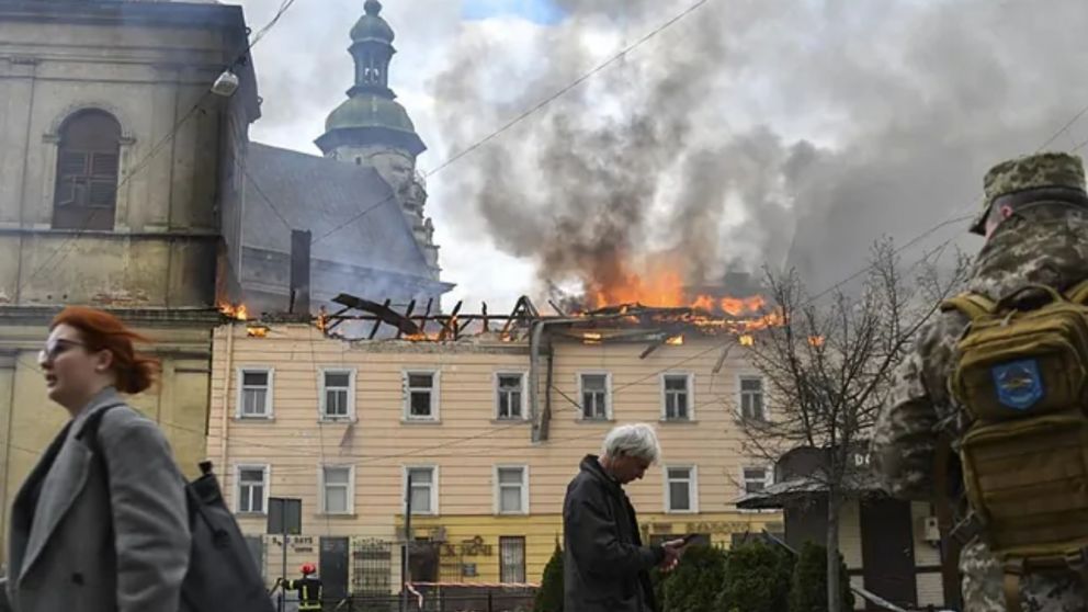 Ataque al centro histórico de Leópolis. (Foto: EFE)