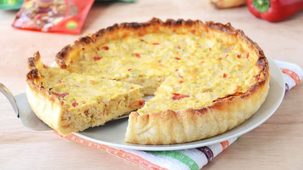 Una tarta de pollo cremosa y doradita te salva en cualquier ocasión.