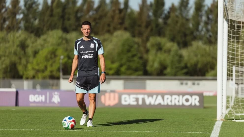 Lionel Scaloni todavía no definió el once de Argentina ante Mauritania.