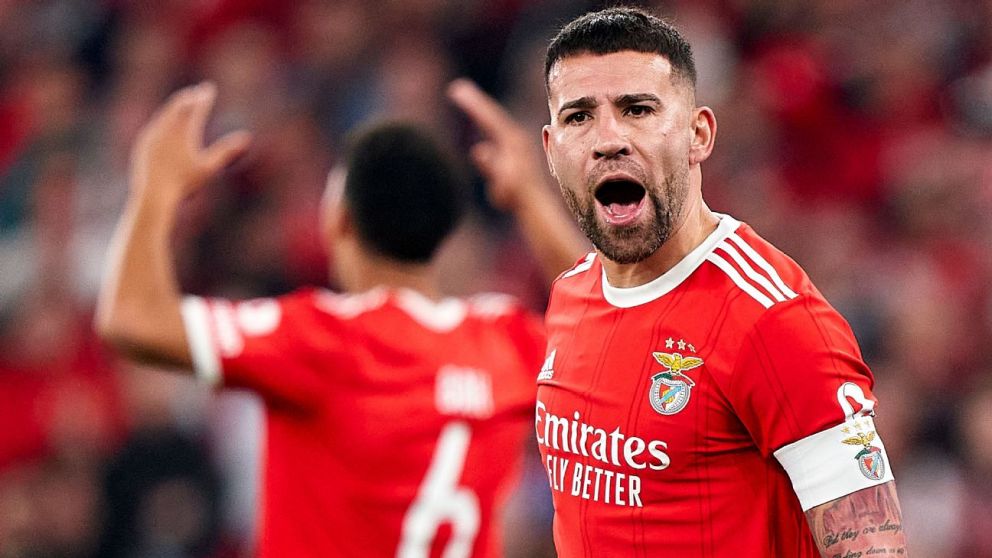 El contrato del defensor con Benfica finalizar� el 30 de junio.