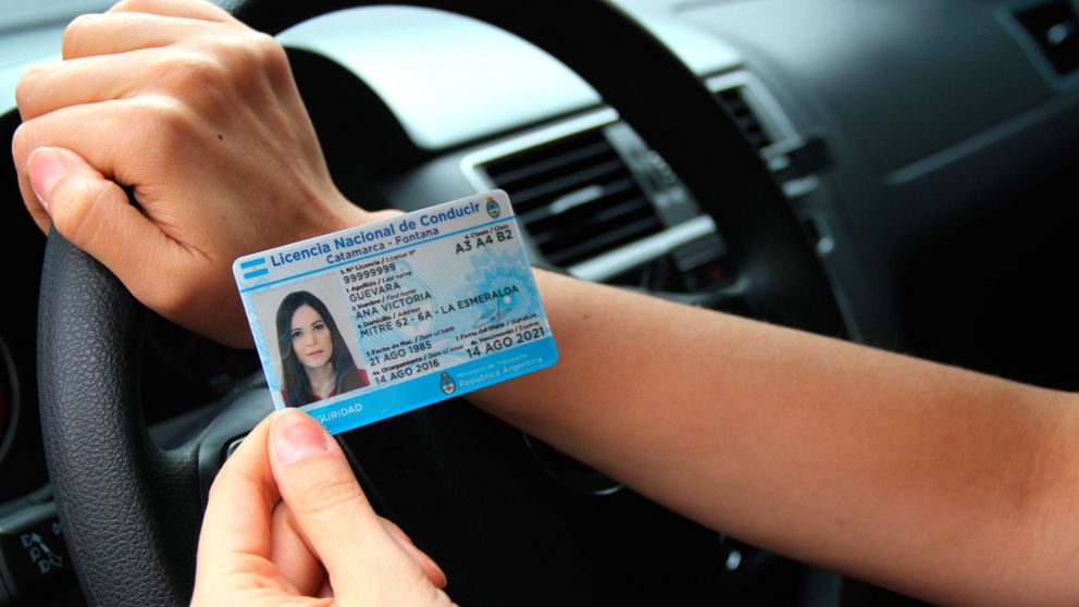 Cuánto cuesta renovar el registro de conducir y fuertes multas por circular con el carnet vencido.