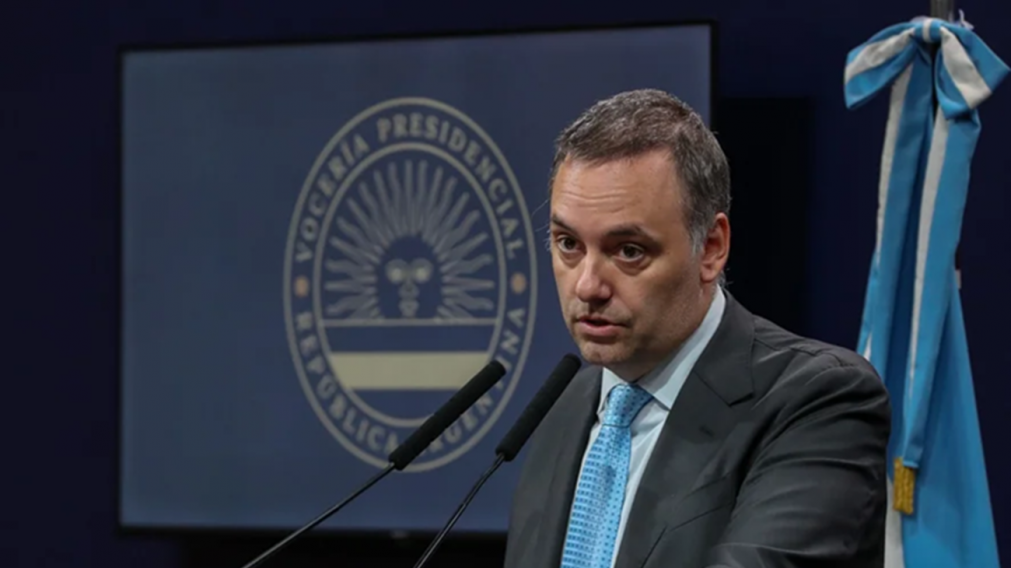 Manuel Adorni compró un departamento en Caballito sin vender sus otras propiedades