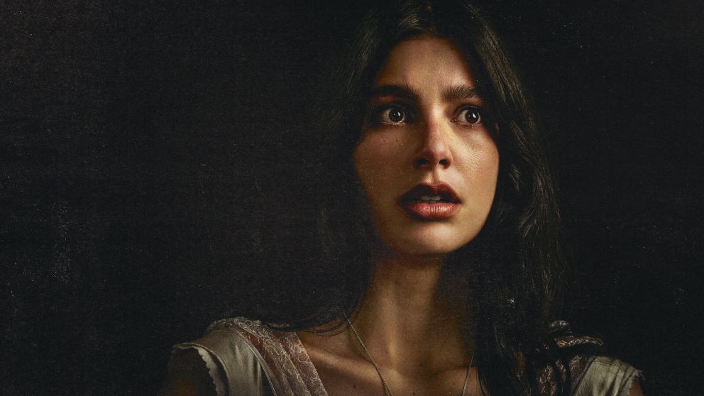 Netflix estren� una miniserie de terror protagonizada por la argentina Camila Morrone y es furor dentro de la plataforma: �De qu� trata?