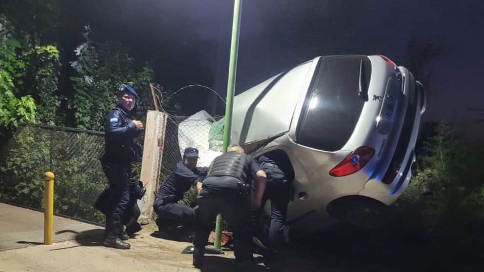 Tragedia en Mendoza: chocó contra un poste y murió su novia de 19 años