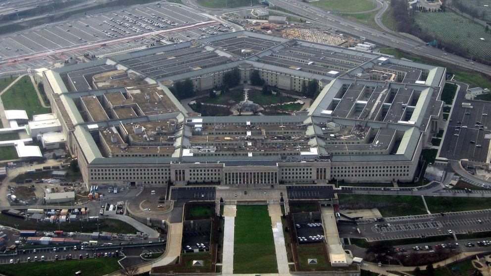 El Pentágono evalúa el envío de otros 10.000 efectivos militares a Medio Oriente.