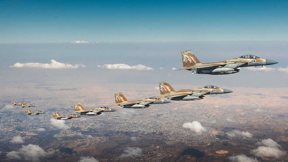 Una flota de aviones Caza israelíes atacó objetivos estratégicos en Irán.
