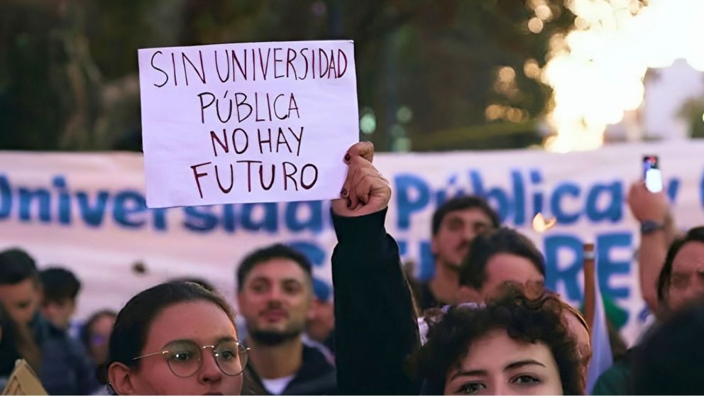 Docentes universitarios inician su tercera semana de paro por reclamos salariales y en defensa de la Ley de Financiamiento (Archivo).