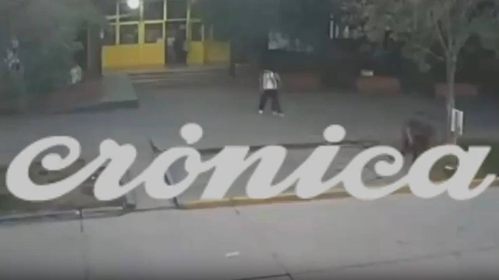 ¡EXCLUSIVO! VIDEO: primeras imágenes del ataque de un alumno a sus compañeros en plena escuela