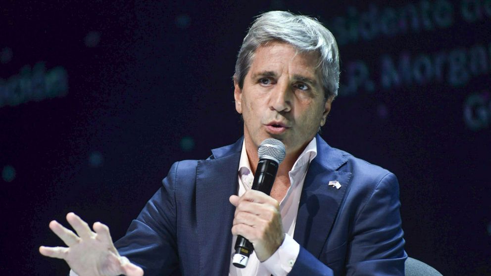 Luis Caputo rechazó los argumentos de Kicillof sobre los beneficios de la expropiación de YPF.