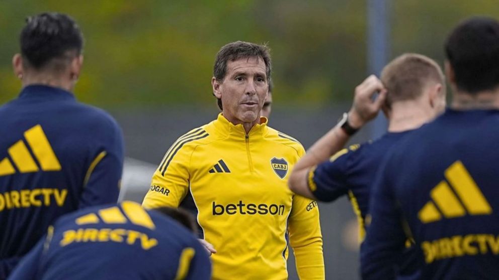 Claudio Úbeda probó algunas variantes en la zona defensiva antes de cara al próximo partido ante Talleres.