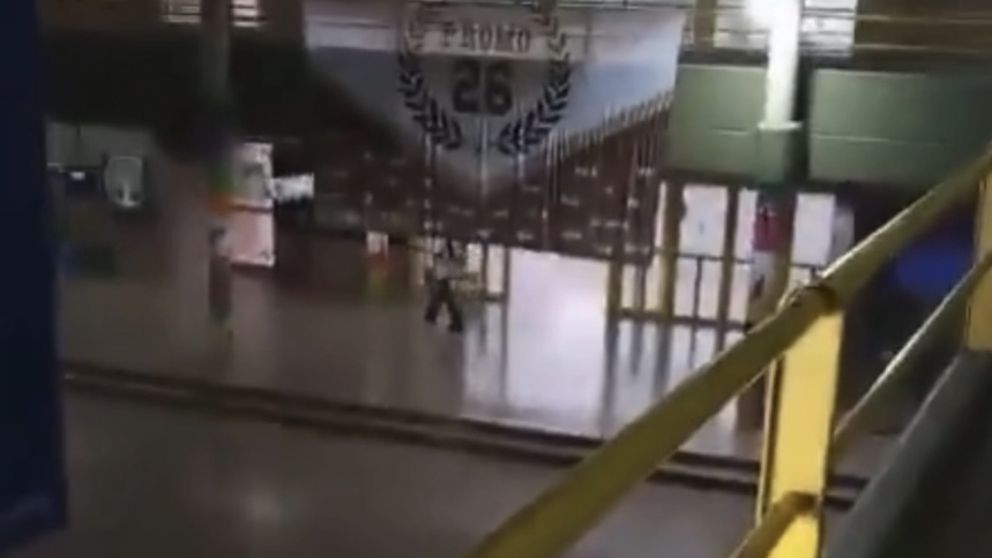 El momento del tiroteo en una escuela de Santa Fe.