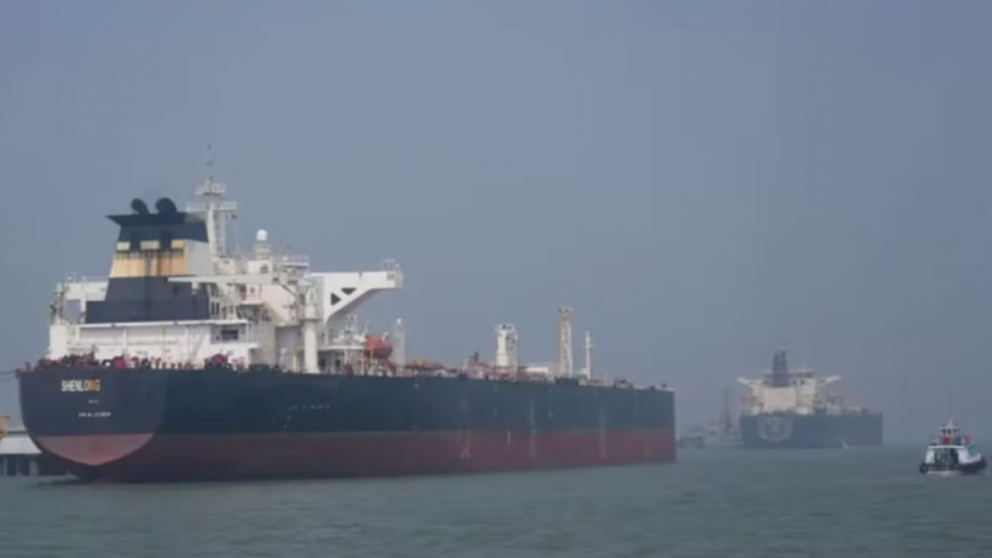 Irán atacó a un barco "súper petrolero" de Kuwait en medio del puerto de Dubái