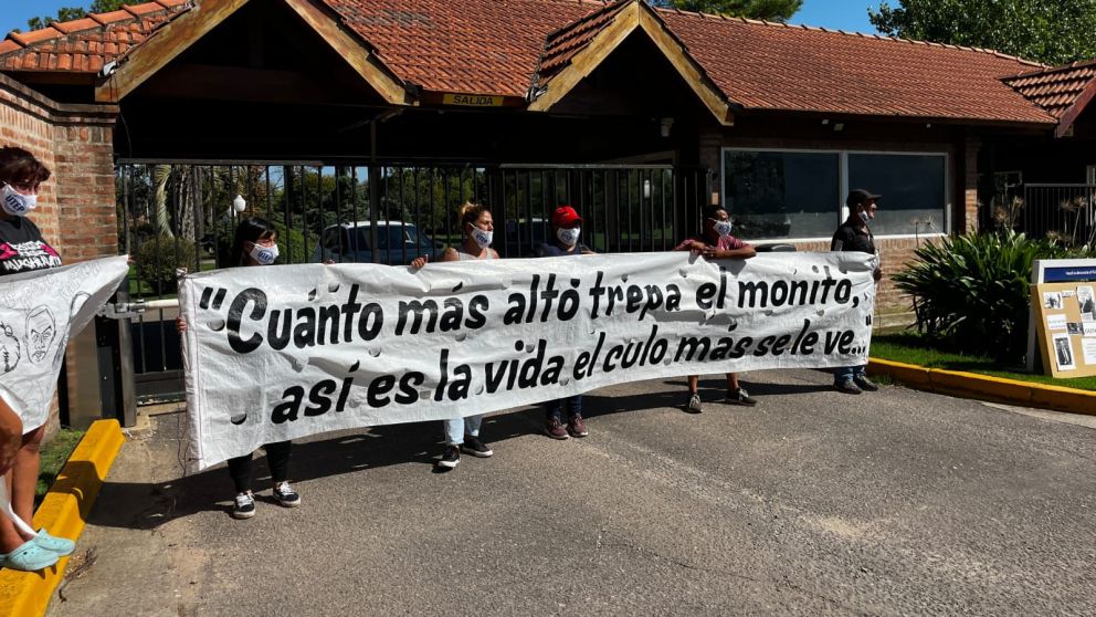UTEP protestó en el country donde Adorni tiene una casa: reclaman que no eliminen el plan Volver al Trabajo
