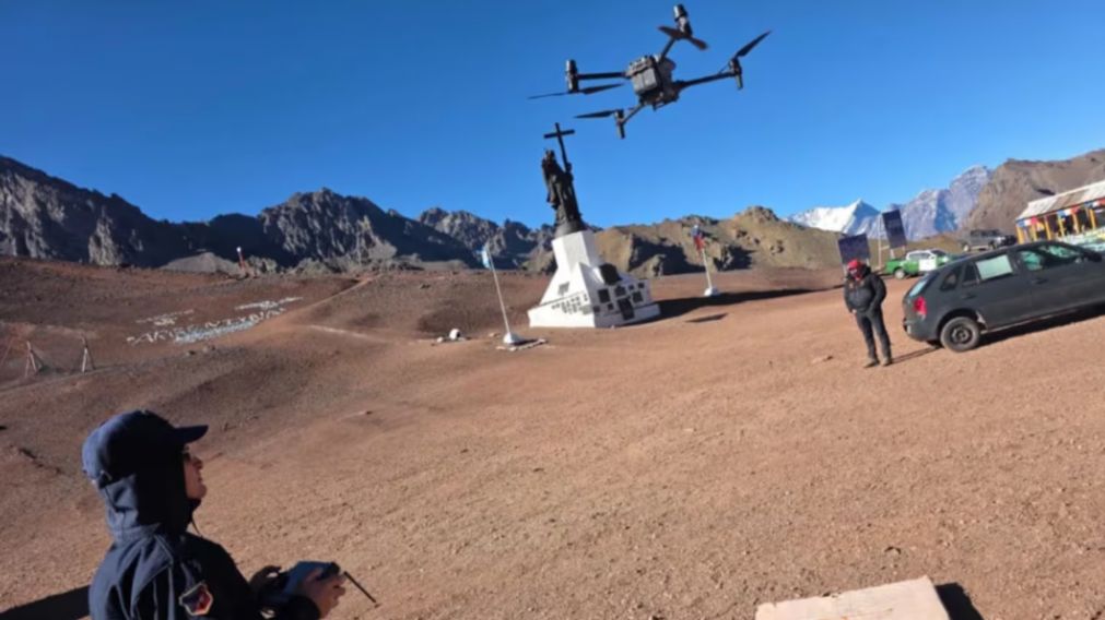 El hombre había decidido escalar el cerro Santa Elena, en las cercanías del paso limítrofe Cristo Redentor.