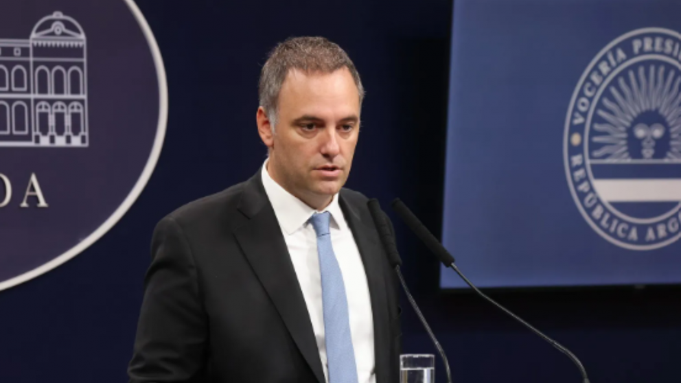 Las pistas que sigue la Justicia sobre Adorni y la compra de propiedades: una casa a nombre de otro y visitas de la escribana a Casa Rosada