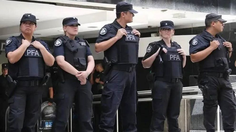 El Gobierno otorgar� un bono de $40.000 a integrantes de las fuerzas federales.