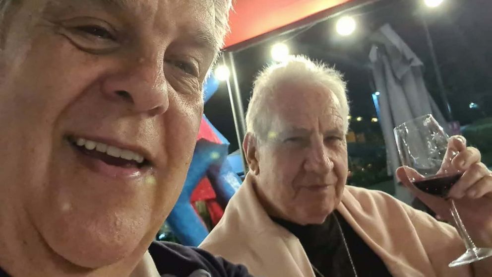 Murió a los 85 años Angelo Milano, el peluquero de las estrellas: dejó un legado imborrable.