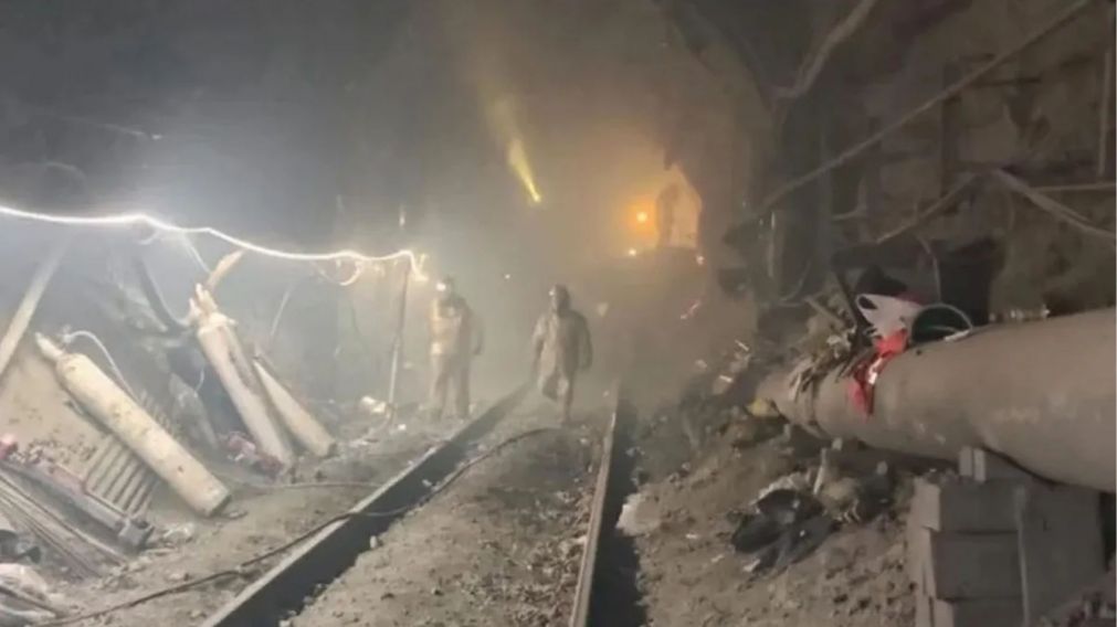 Los equipos de rescate continúan con las tareas en la mina El Teniente, mientras crece la preocupación por los trabajadores que siguen desaparecidos.