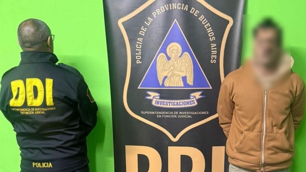 Este es el sospechoso que resultó aprehendido por los investigadores policiales.