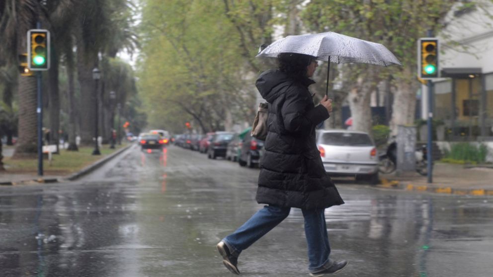 Vuelven las lluvias a Buenos Aires, aunque "afloja" el frío: ¿Cómo estará el clima durante el fin de semana?