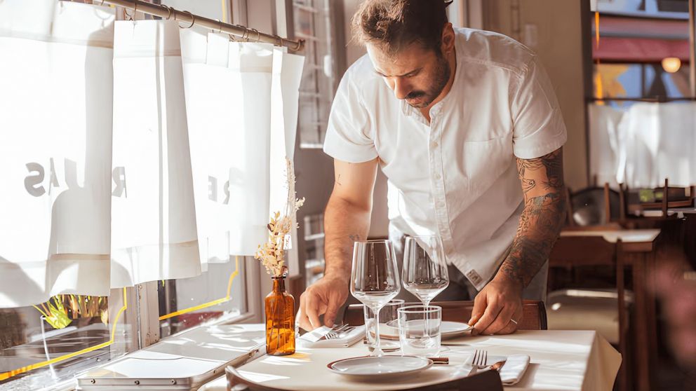 "No tenes vergüenza" Un usuario acusó a una parilla de no tener opciones veganas y desató la furia del chef principal.