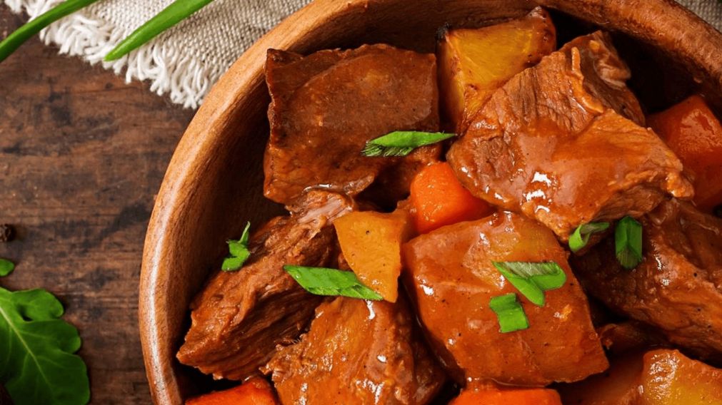 Un corte de carne rendidor y lleno de sabor, ideal para transformar cualquier plato invernal en una comida reconfortante.