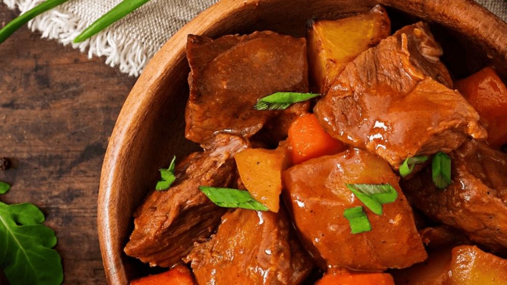 Un corte de carne rendidor y lleno de sabor, ideal para transformar cualquier plato invernal en una comida reconfortante.
