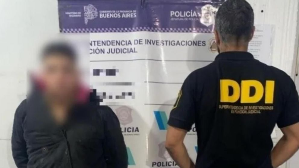 Este es uno de los individuos que resultó capturado por el crimen.