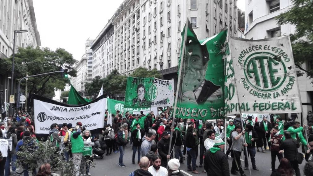 El Gobierno nacional aprobó la homologación de un aumento para el personal de la Administración Pública Nacional.