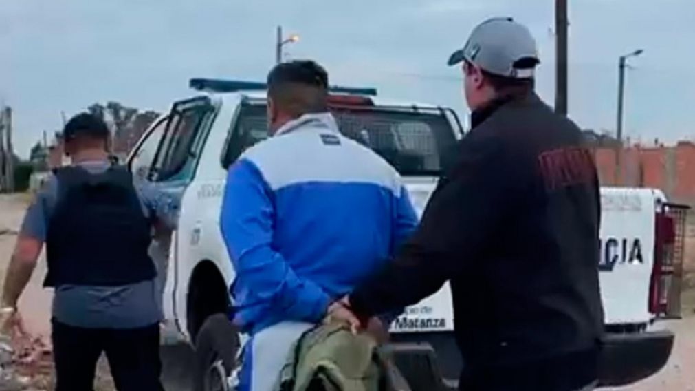 Este es el individuo que resultó aprehendido en el operativo.