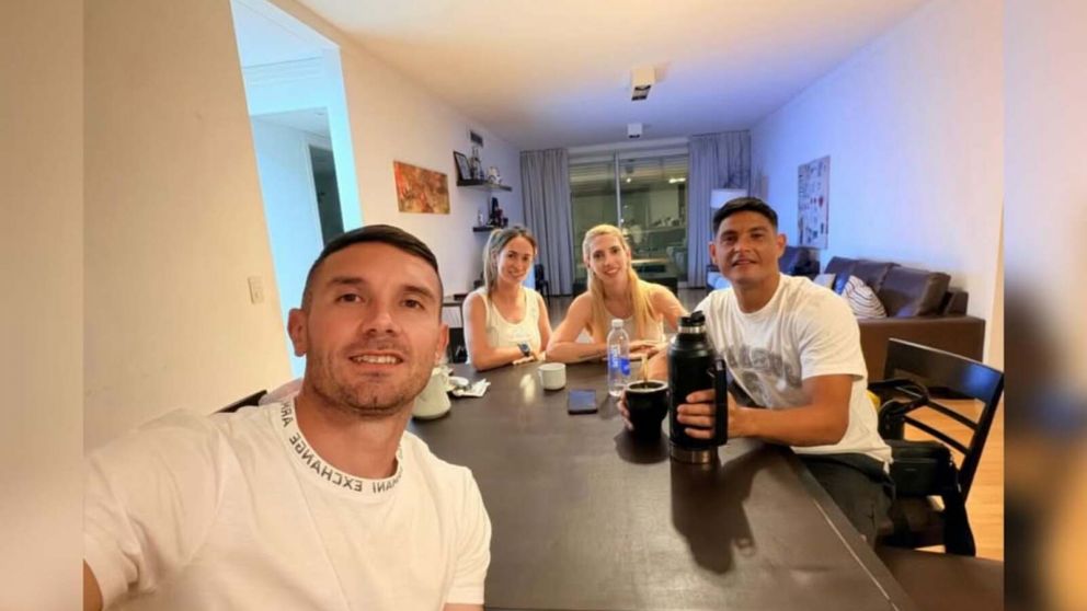 Maravilla Martínez recibió la visita de su ex compañero y amigo Maxi Salas, y generó que se enciendan los rumores sobre su posible regreso a Racing.