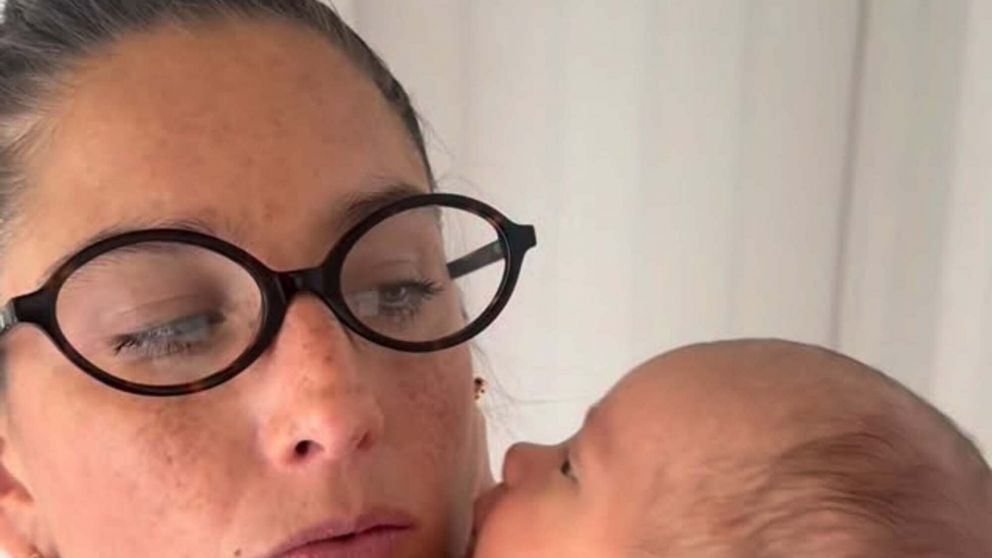 El bebé de Juana Repetto debió ser operado.