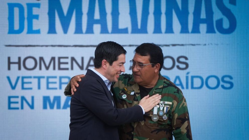 Malvinas Argentinas homenajeó a veteranos y caídos a 44 años del inicio de la guerra