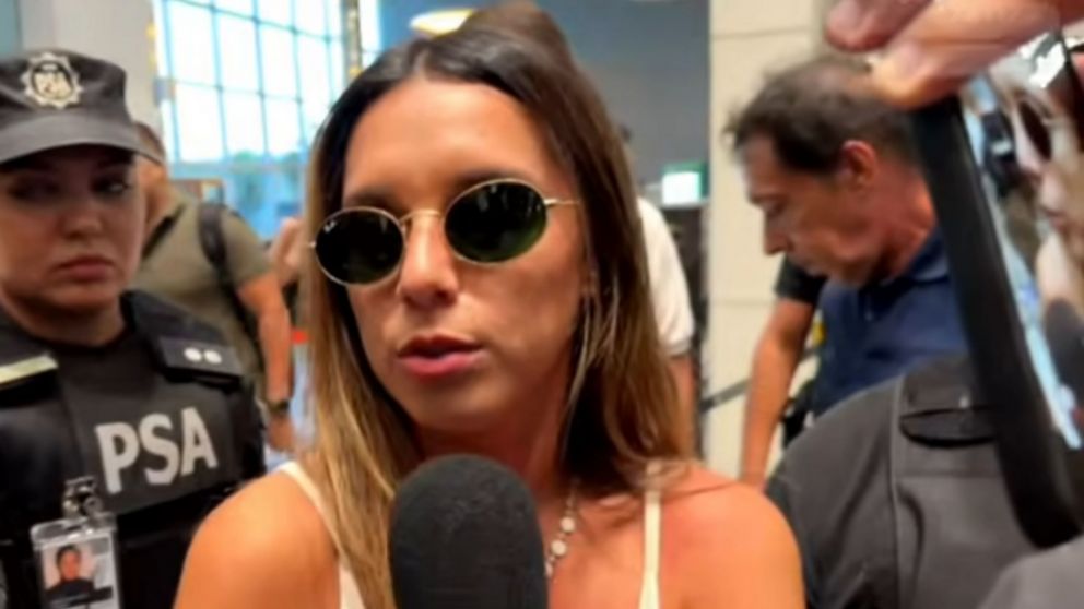 Agostina Páez durante su regreso a Santiago del Estero (Gentileza Info del Estero).