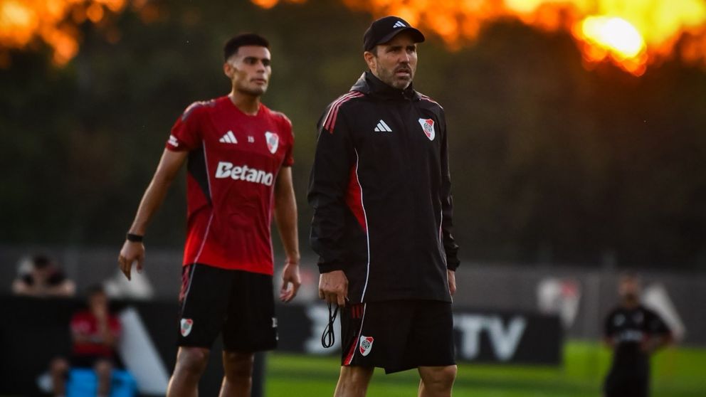 Coudet recuperó soldados y piensa en el posible once de River para recibir a Belgrano por el Torneo Apertura 2026