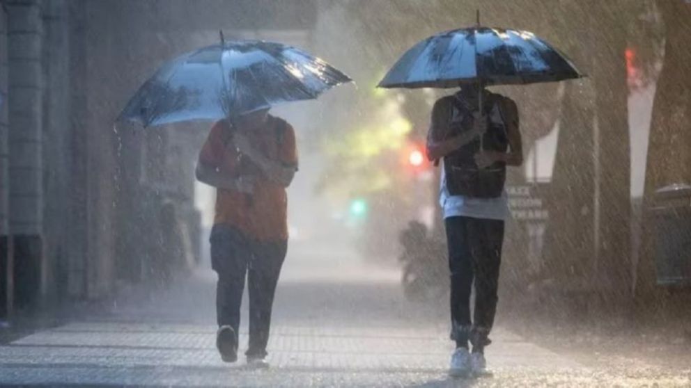 Alerta amarilla y naranja por tormentas para este sábado 4 de abril.